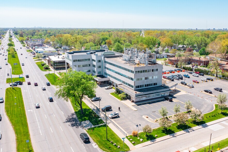 More Photos Of 30701 Woodward Ave, Royal Oak Office For Lease