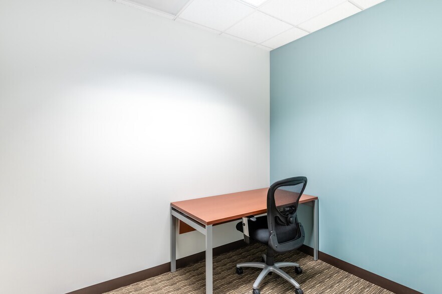 More Photos Of 4720 Salisbury Rd, Jacksonville Coworking Space