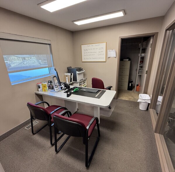 More Photos Of 3811 Portage Av, Winnipeg Flex For Lease