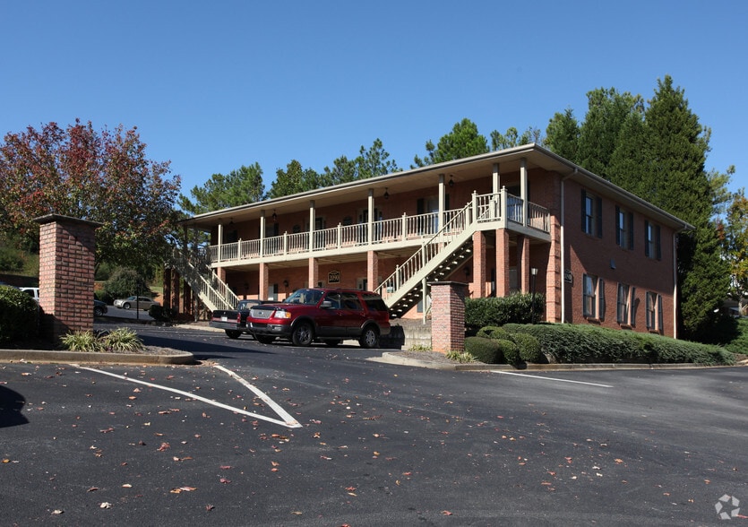 More Photos Of 2050 Buford Hwy, Buford Unknown For Lease