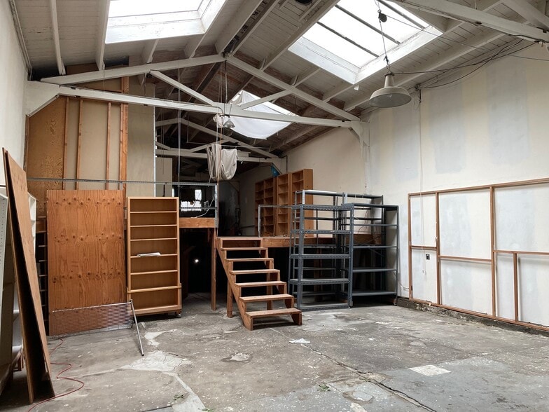 More Photos Of 258 Clara St, San Francisco Warehouse For Lease