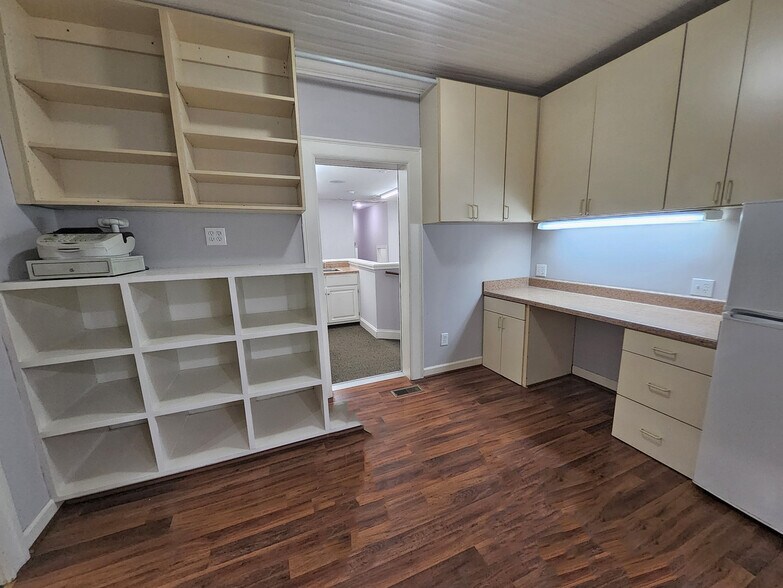 More Photos Of 191 Friarsgate Blvd, Irmo Flex For Lease