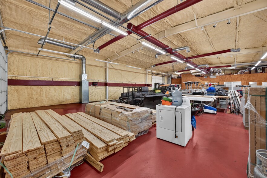 More Photos Of 31 Enterprise Ave, Aiken Light Manufacturing For Lease