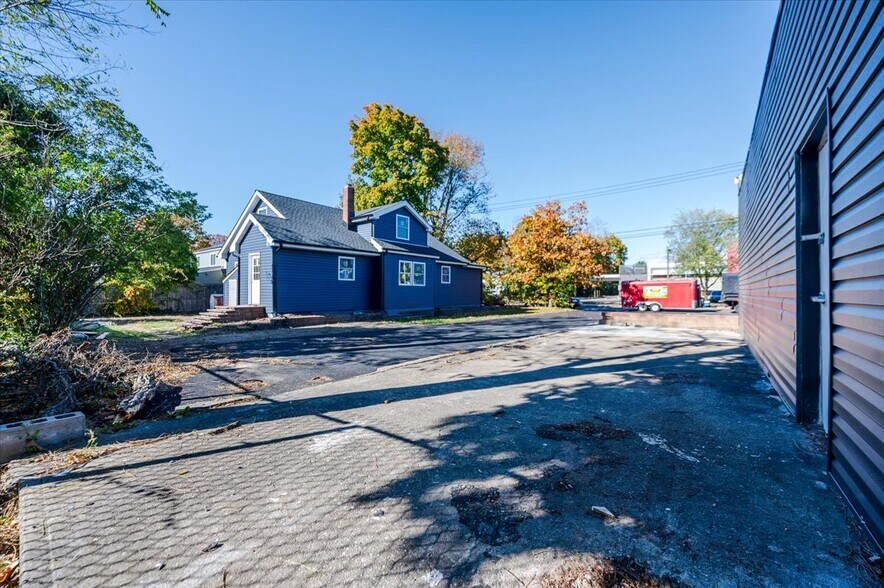 More Photos Of 304 Larkfield Rd, East Northport Freestanding For Sale