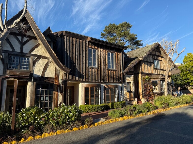 Primary Photo Of 6th Ave, Carmel Storefront For Lease