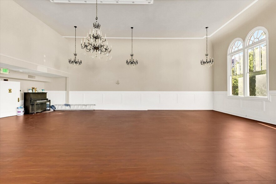 More Photos Of , Sacramento General Retail For Sale