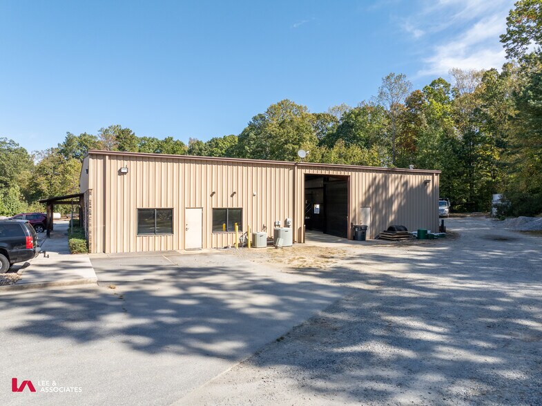 More Photos Of 210 Holt Rd, Acworth Industrial For Lease