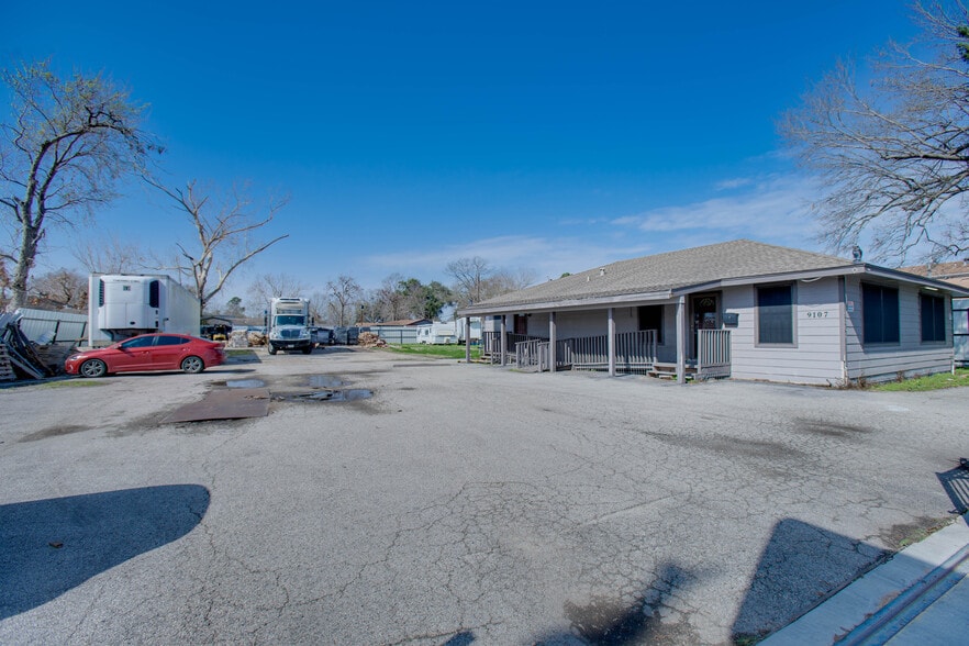 More Photos Of 9107 Irvington Blvd, Houston Storefront For Lease