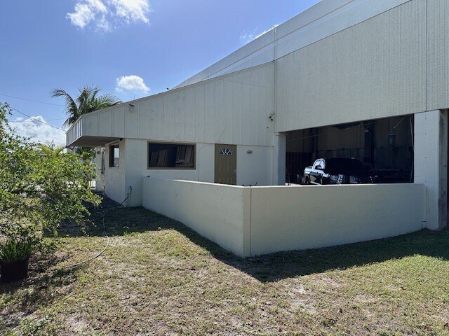 More Photos Of 761 Wesley Ave, Tarpon Springs Manufacturing For Sale