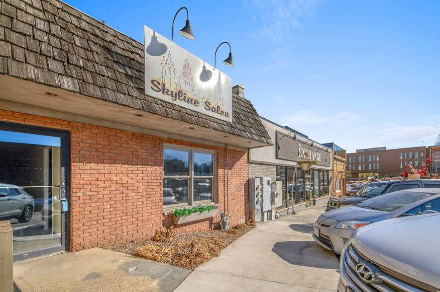 More Photos Of 321 Main Ave, De Pere Storefront Retail Office For Sale