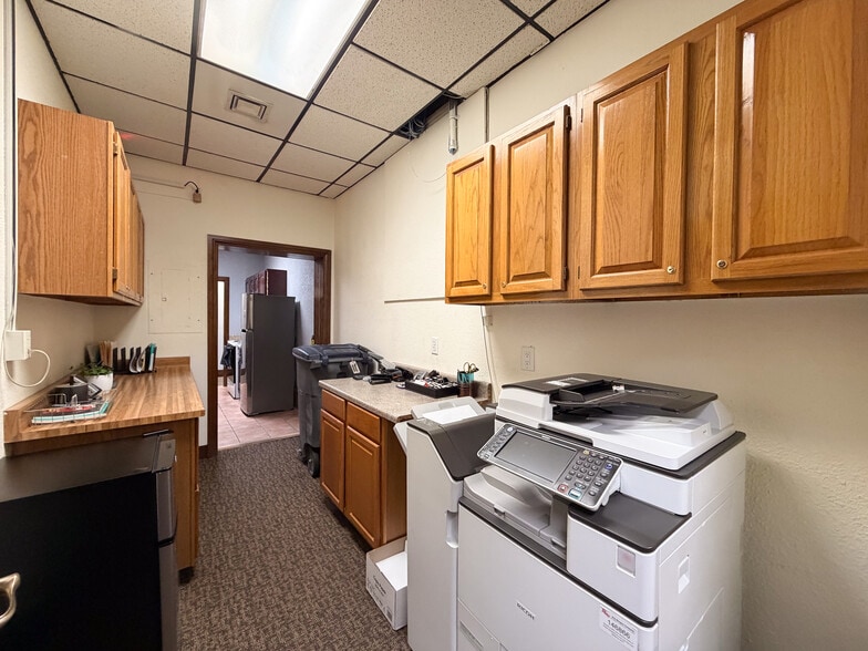 More Photos Of 601 S Rancho Dr, Las Vegas Medical For Sale