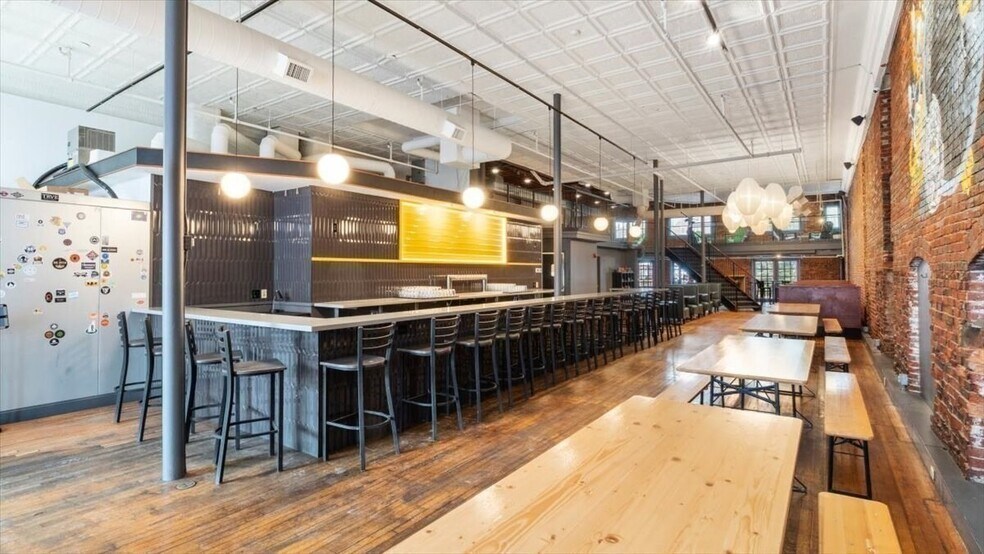 More Photos Of 35 Main St, Amesbury Storefront Retail Office For Sale