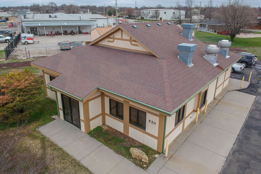 More Photos Of 520 S Ramsey Dr, Valley Center Freestanding For Sale