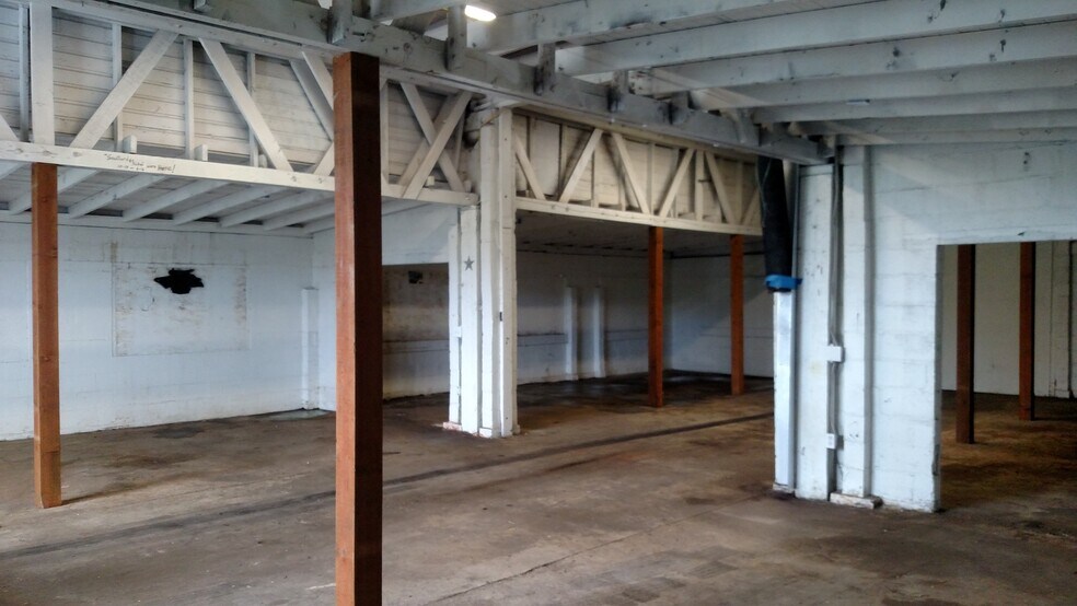 More Photos Of 12409 State Ave, Marysville Flex For Lease