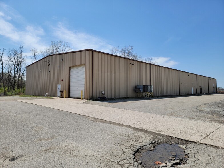More Photos Of 1735 W 53rd St, Anderson Manufacturing For Sale