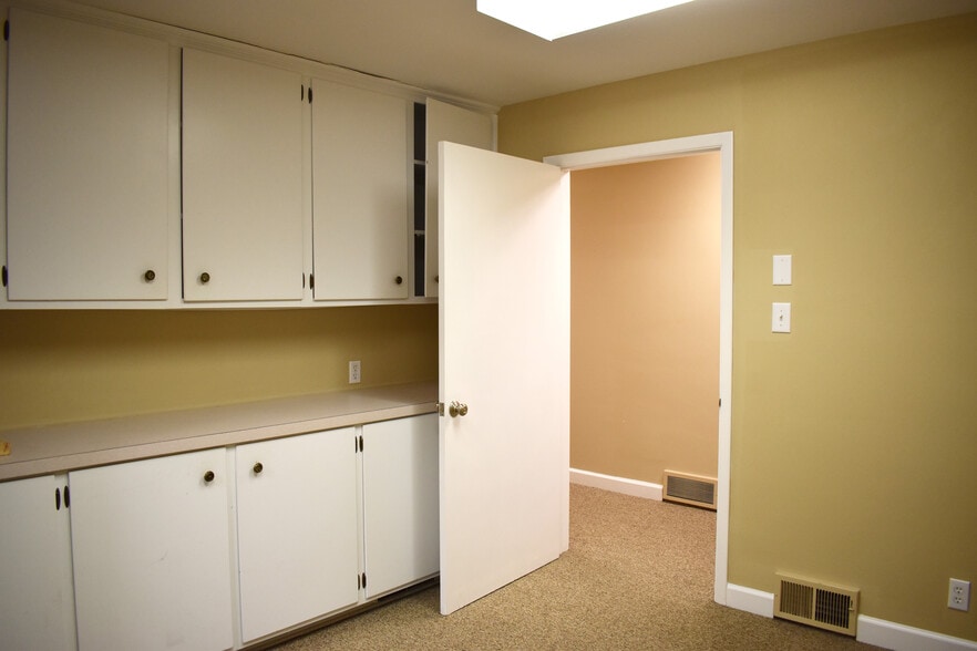 More Photos Of 256 Hospital St, Mocksville Medical For Lease