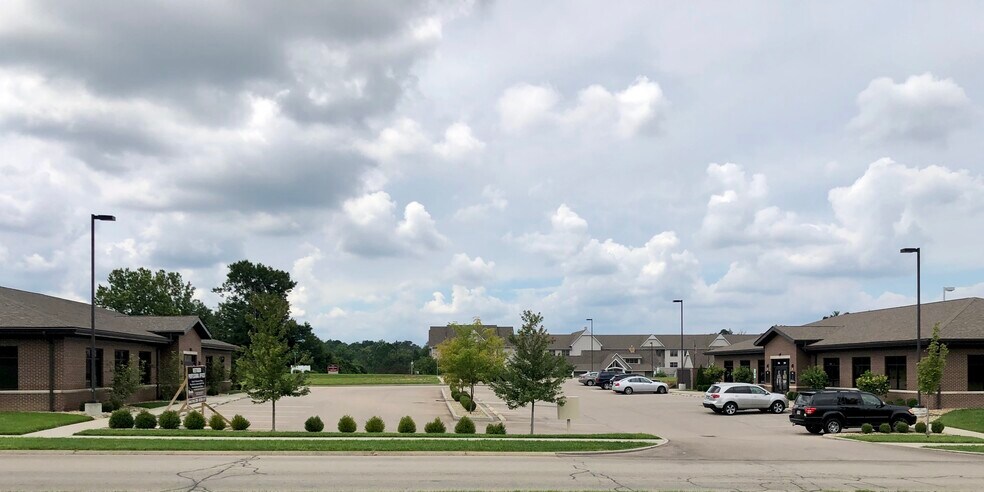 More Photos Of 136 Westwood Blvd, Columbus Office For Sale