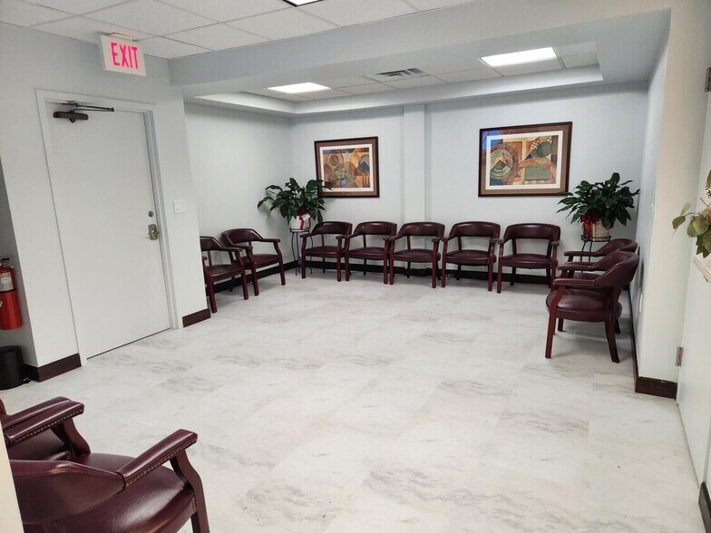 More Photos Of 225 Gordons Corner Rd, Manalapan Township Medical For Lease