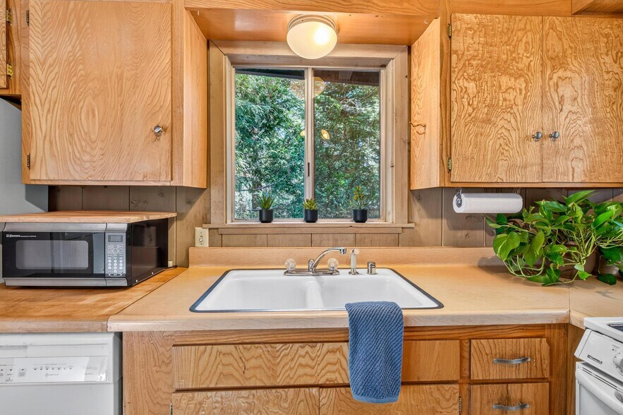More Photos Of 32753 Birch Hill Rd, Palomar Mountain Freestanding For Sale