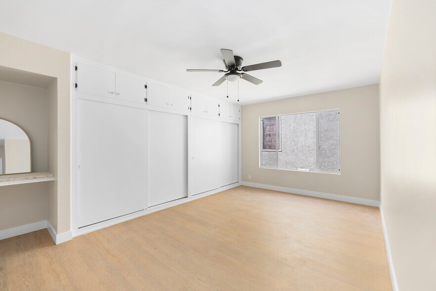 More Photos Of 3020 E 3rd St, Long Beach Apartments For Sale