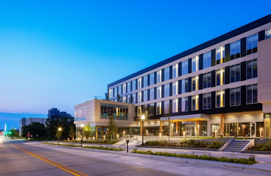 More Photos Of 1501 Mike Fahey St, Omaha Office For Lease