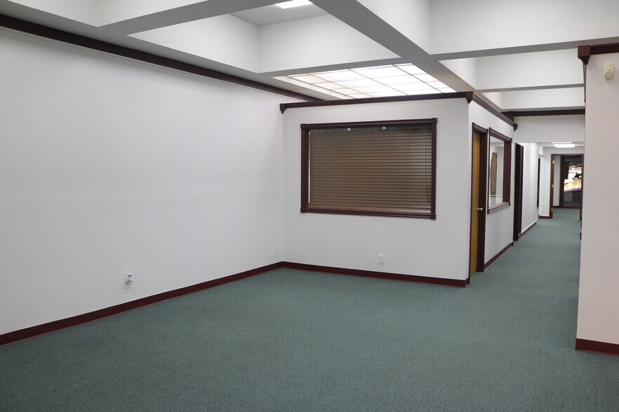 More Photos Of 120 N Bell Ave, Shawnee Office For Lease