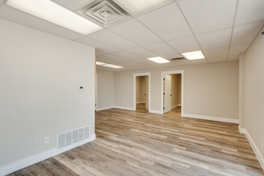 More Photos Of 3411 McNiel Ave, Wichita Falls Warehouse For Lease