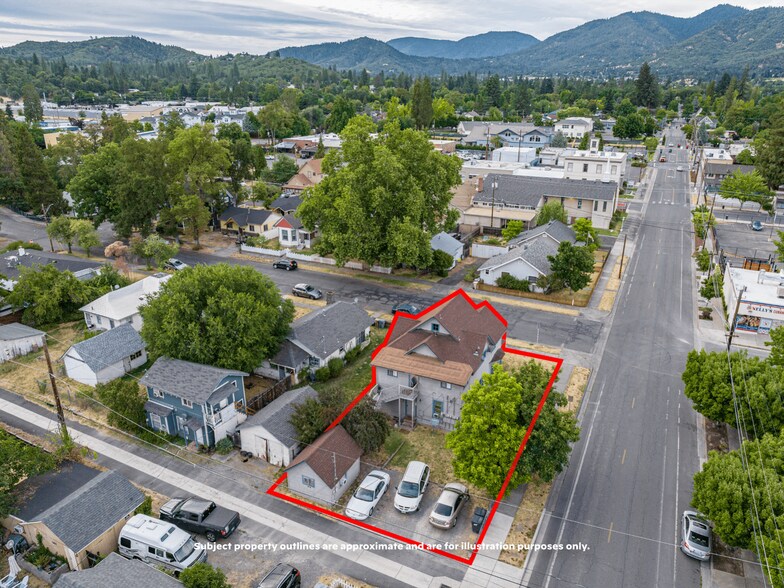 More Photos Of 303 SW I St, Grants Pass Apartments For Sale