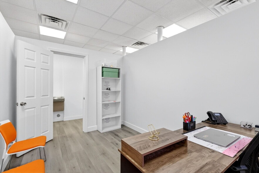 More Photos Of 129 N 5th St, Fort Pierce Storefront Retail Residential For Sale