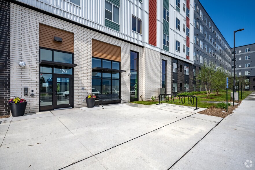 More Photos Of 176 Robert St S, Saint Paul Apartments For Lease