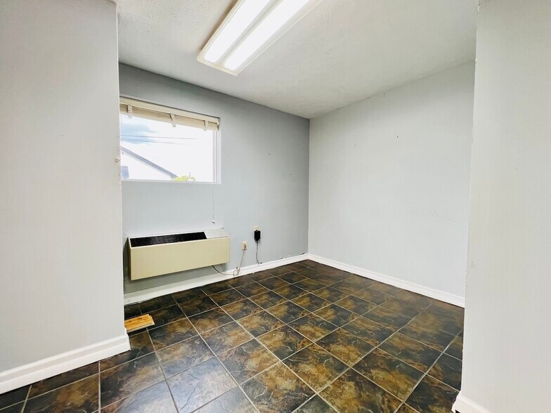 More Photos Of 414 Public Sq, Columbia Office For Sale
