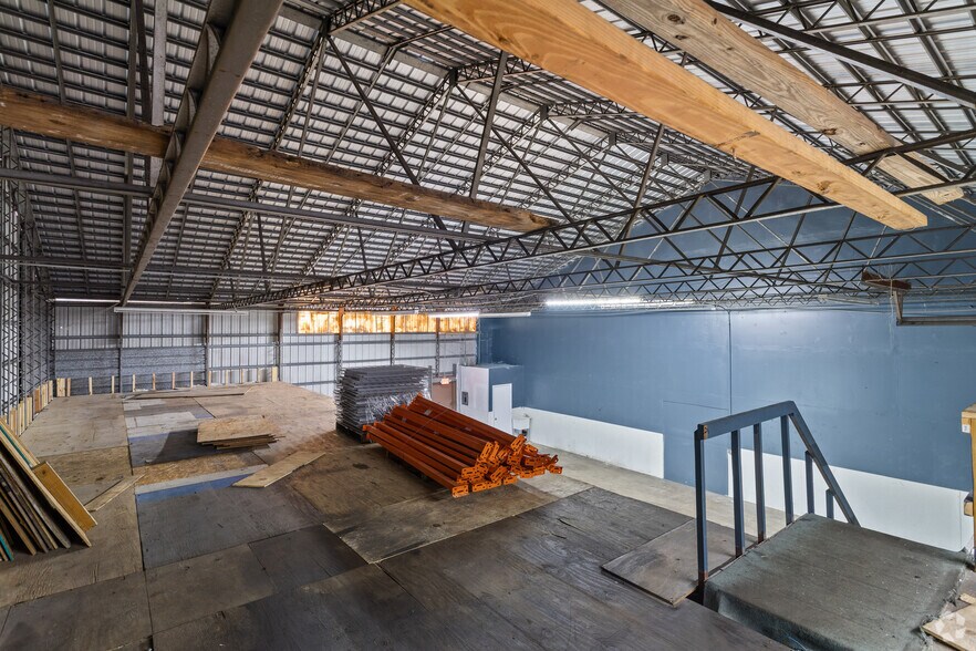 More Photos Of 1566 SE South Niemeyer Cir, Port Saint Lucie Warehouse For Sale