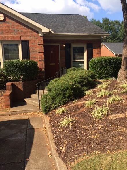 Primary Photo Of 540 SE Powder Springs St, Marietta Office Residential For Sale