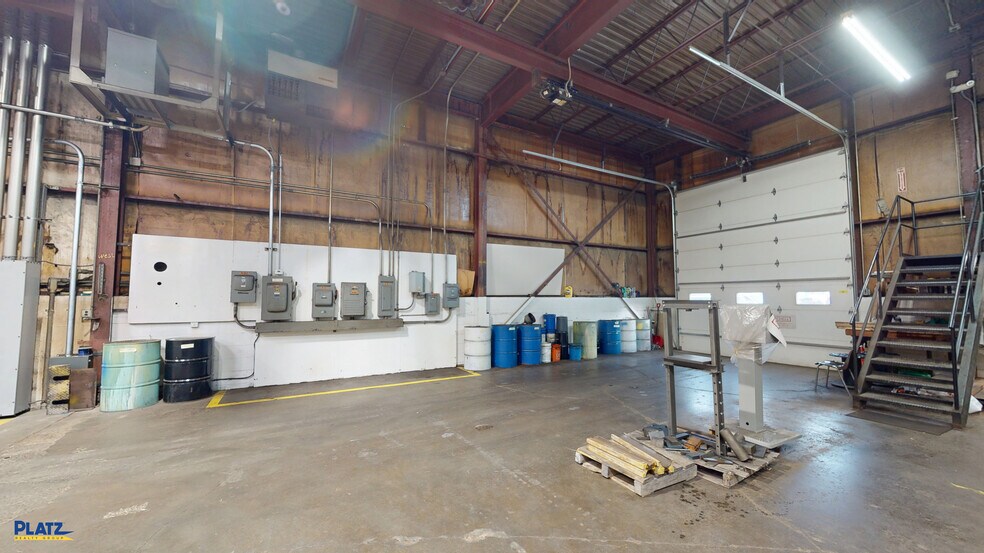 More Photos Of 557 Mcclurg Rd, Youngstown Warehouse For Lease