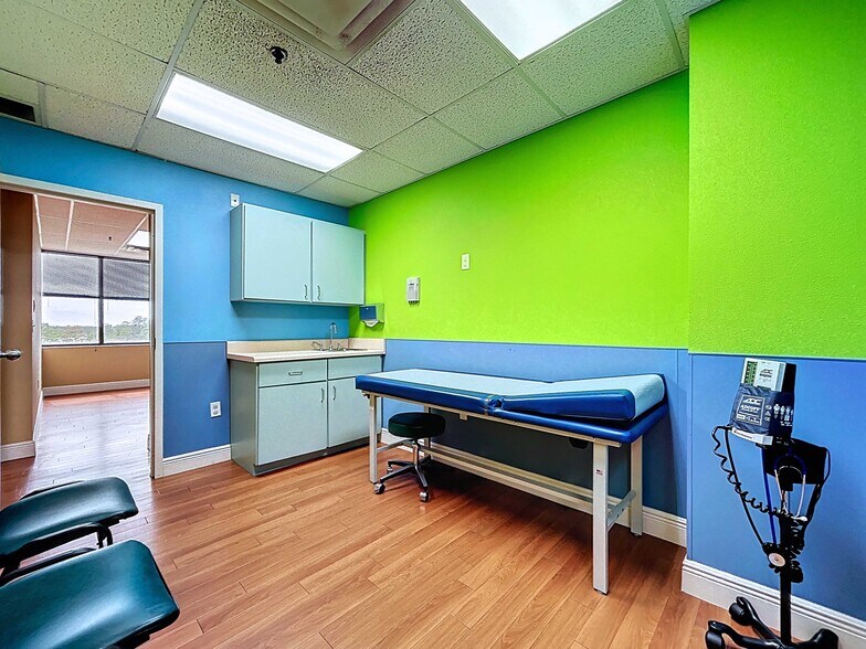 More Photos Of 11373 Cortez Blvd, Brooksville Medical For Sale