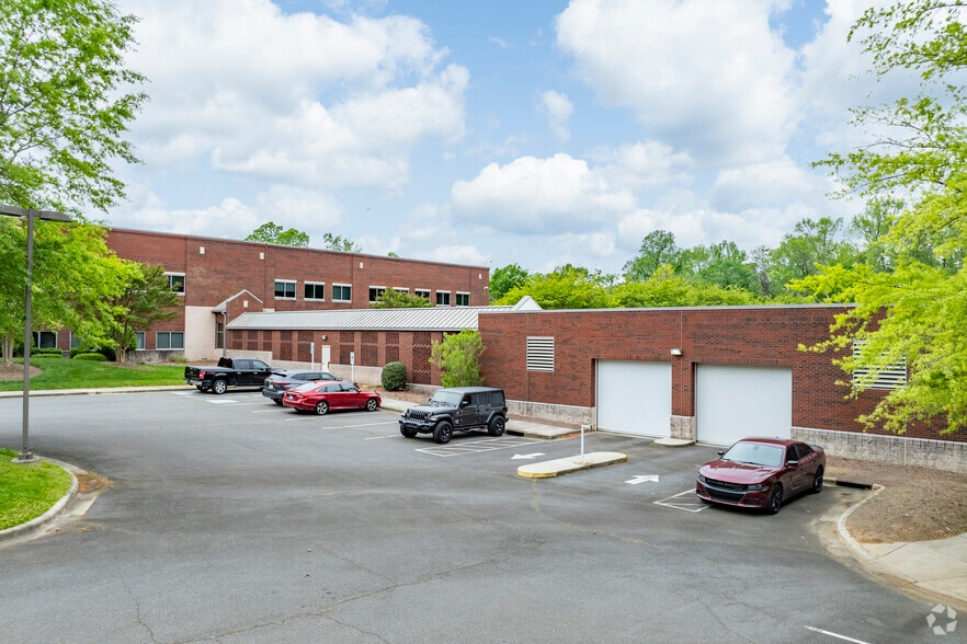 More Photos Of 6130 Tyvola Centre Dr, Charlotte Office For Lease