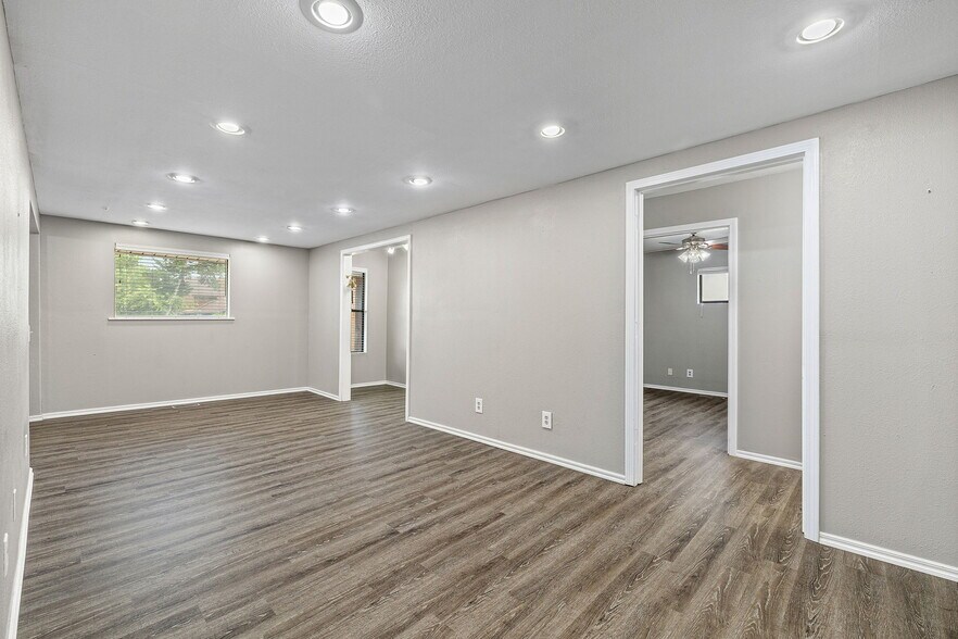More Photos Of 1600 S Choctaw Ave, El Reno Office For Sale