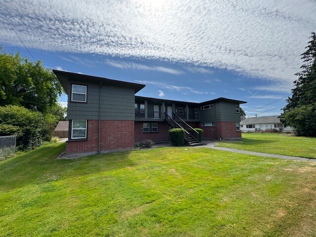 Primary Photo Of 27229 102nd Ave NW, Stanwood Apartments For Sale