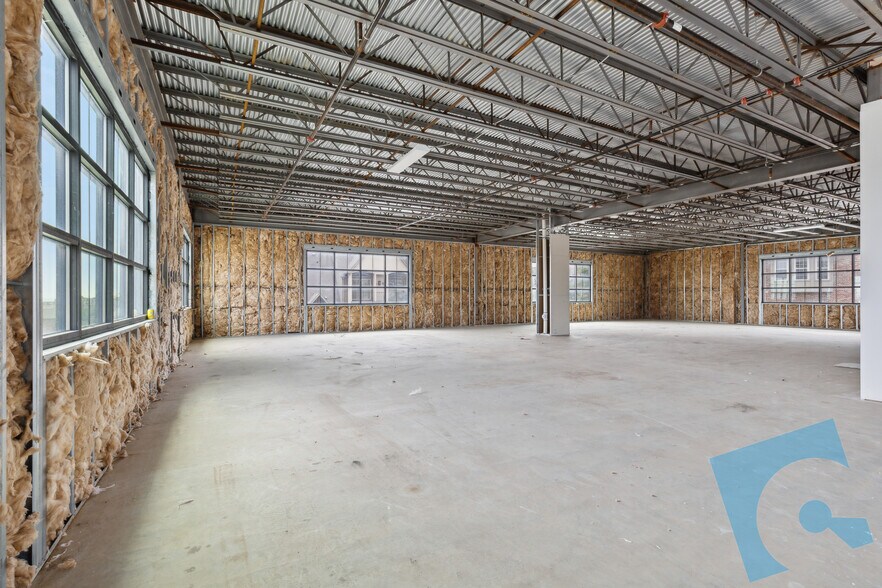 More Photos Of 840 Ranchview Dr, Irving Office For Sale