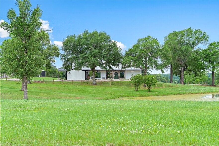 More Photos Of 1972 FM 857, Grand Saline Trailer Camper Park For Sale