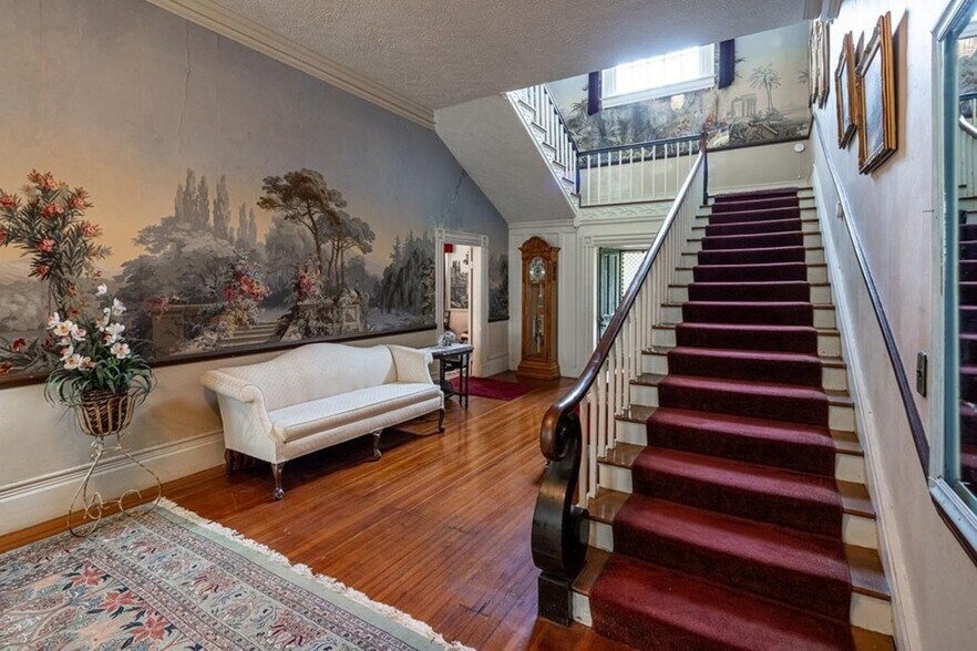 More Photos Of 850 Kinderton Rd, Clarksville Hospitality For Sale