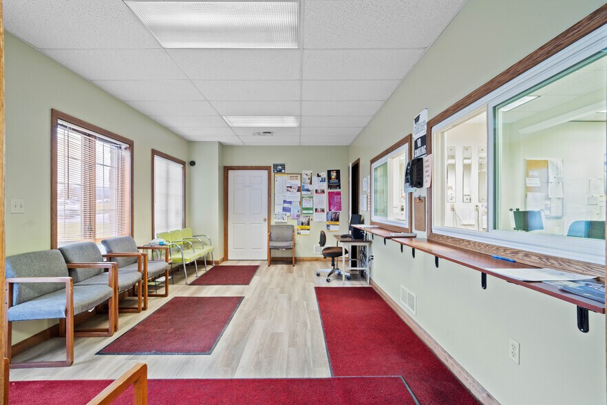 More Photos Of 900 Leonard St, Clearfield Office For Lease