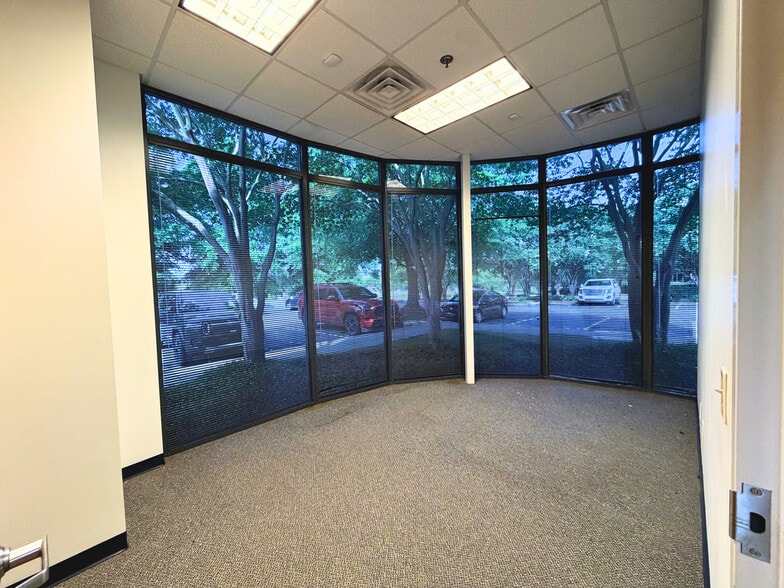 More Photos Of 7310 Northlake Dr, Columbus Office For Lease