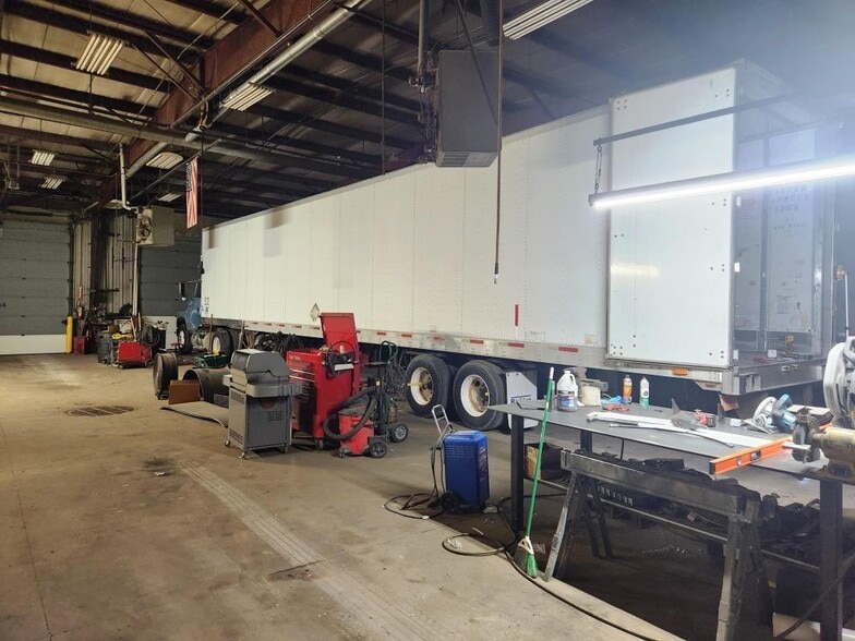 More Photos Of 181 Quality Ct, Fall River Flex For Sale