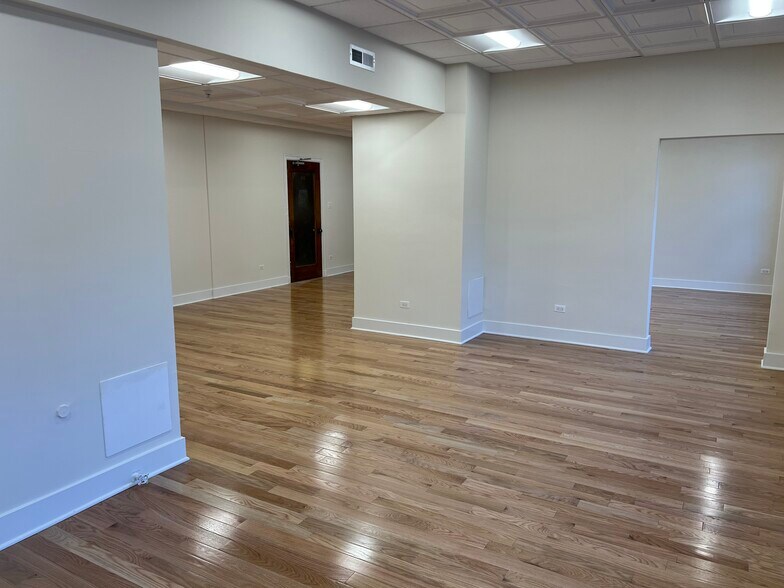 More Photos Of 636 Church St, Evanston Office Residential For Lease