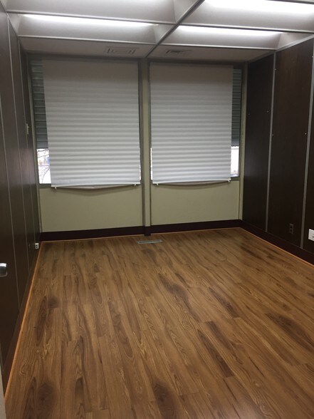 More Photos Of 429 Livernois St, Ferndale Office For Lease