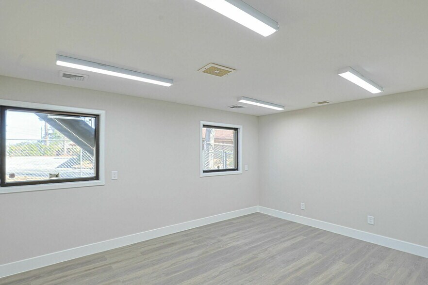 More Photos Of 1906 Warm Springs Rd, Columbus Medical For Sale