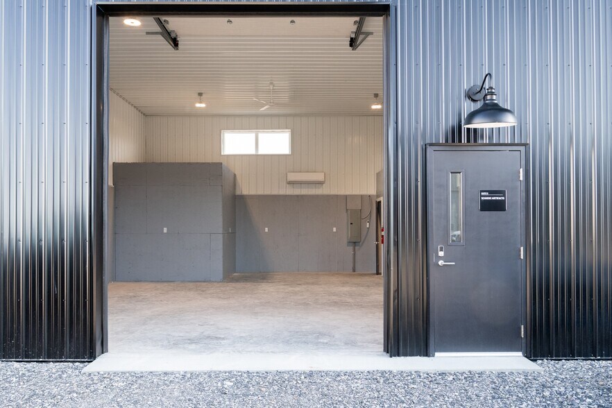 More Photos Of 25 Industrial Tract, Hudson Warehouse For Lease