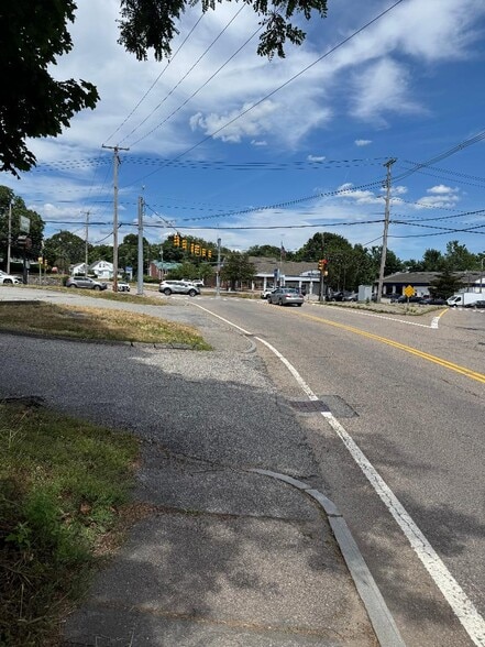 More Photos Of 1393 Fall River, Seekonk General Retail For Sale