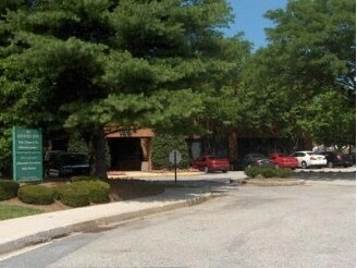 More Photos Of 160 Greentree Dr, Dover Medical For Lease